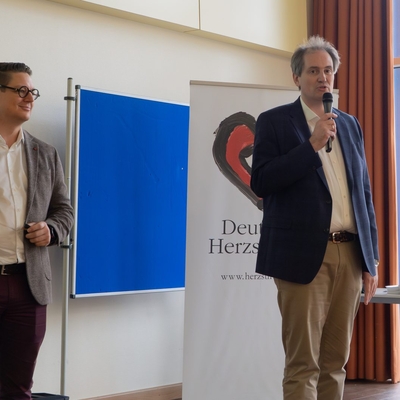 In seiner Begr&uuml;&szlig;ungsrede hob Herr Lucas Sieberg die hohe Bedeutung dieses Projekts f&uuml;r das Gymnasium Georgianum hervor.