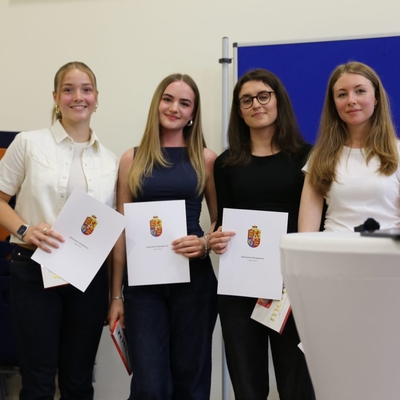 Danksagungen nach der ersten H&auml;lfte in Raum 2