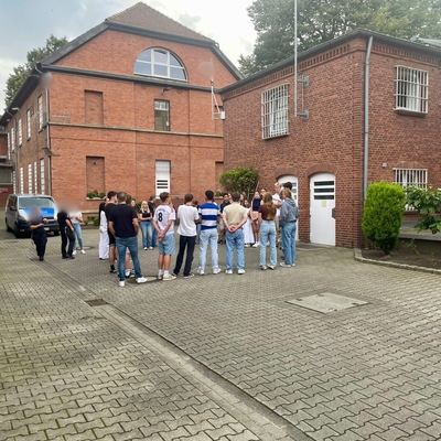 Pressefoto-JVA-Lingen-Besuch-Kaiserstrasse-1536x1152.jpg